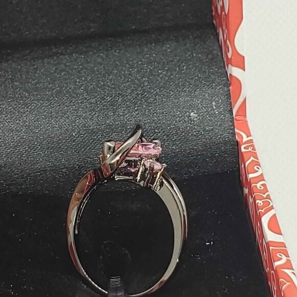 18k gold plated dipped in  black rhodium ring with 3 pink gemstone - Picture 2 of 4